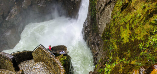 Wasserfall „Pailon del Diabolo”