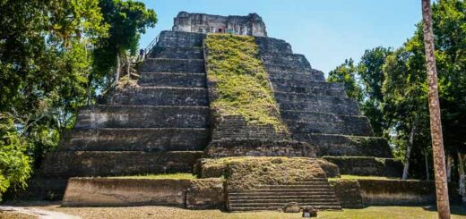 Templo 216 Yaxha