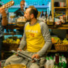 Riesenpaella zum Abendessen und handgemachte Musik