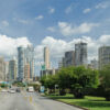 Causeway und Skyline
