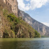 Der Cañón del Sumidero (span. sumidero „Gully“, „Abflussgraben“)