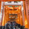 Weg zum Fushimi-Inari Taisha-Schrein, Fushimi, Kyoto - Japan Weg zum Fushimi-Inari Taisha-Schrein, Fushimi, Kyoto - Japan