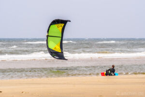 Photo by Alexander Schimmeck • Strand • Egmond aan ZeeEgmond aan Zee, Noord-Holland - Niederlande • GPS 52°38'55.884" N 4°37'29.568" E • alschim.de Egmond aan Zee, Niederlande
