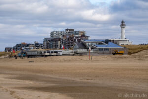 Photo by Alexander Schimmeck • Strand • Egmond aan ZeeEgmond aan Zee, Noord-Holland - Niederlande • GPS 52°37'5.2104" N 4°37'4.7784" E • alschim.de Egmond aan Zee, Niederlande